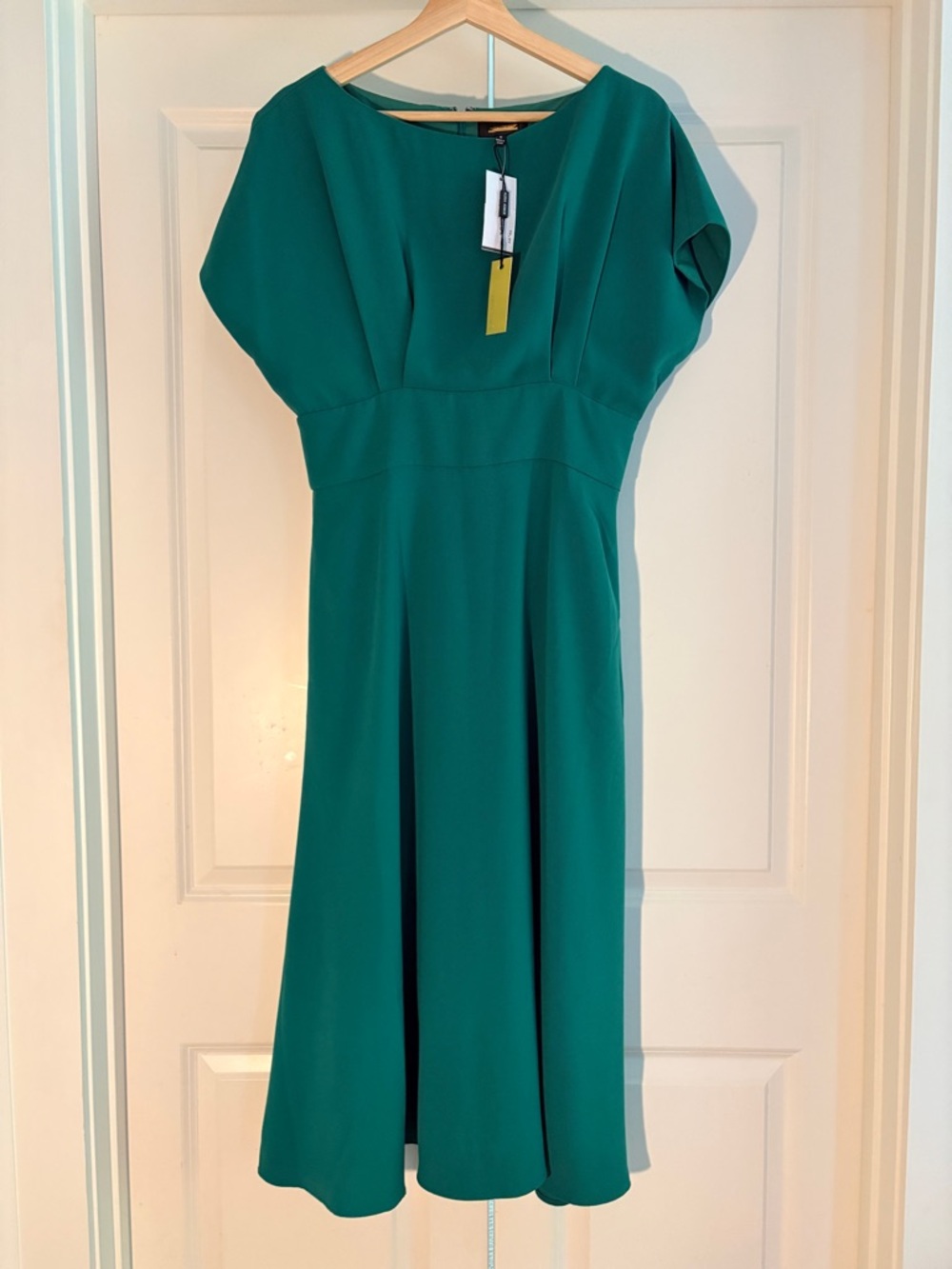 NWT Alexia Admor Green Midi Dress with Dolman Sleeves Size 6